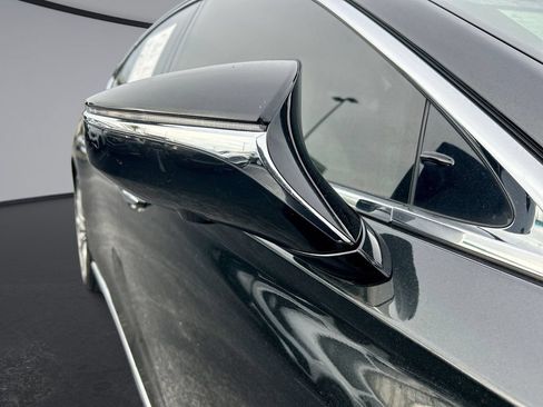Used 2022 Lexus LS 500 w/ Interior Upgrade Package RWD image 31