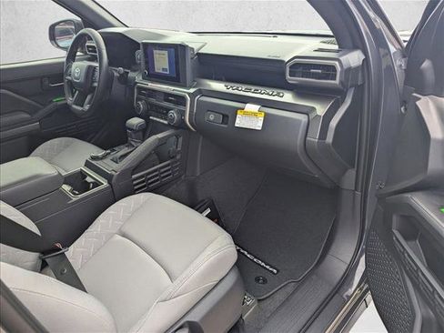 Used 2025 Toyota Tacoma SR5 image 18