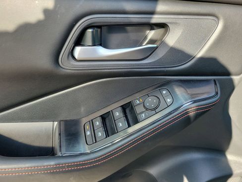 Certified 2025 Nissan Rogue SV image 16