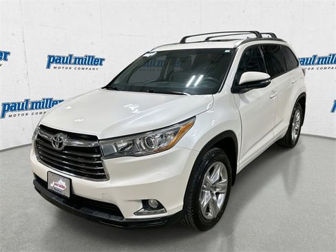 Used 2016 Toyota Highlander Limited image 1