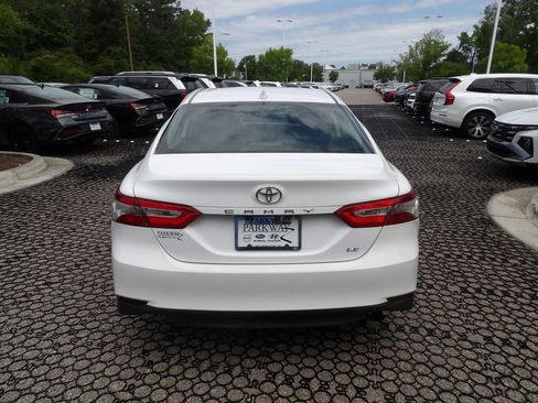 Used 2020 Toyota Camry LE FWD image 7