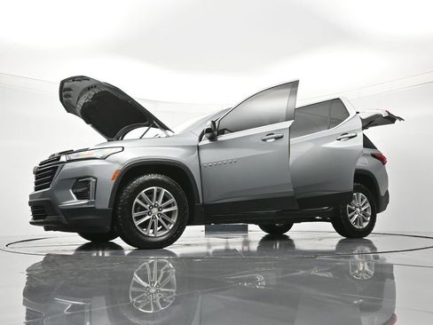 Used 2023 Chevrolet Traverse LT FWD image 48