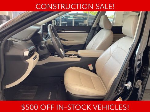 Used 2023 Nissan Altima 2.5 SL FWD image 9