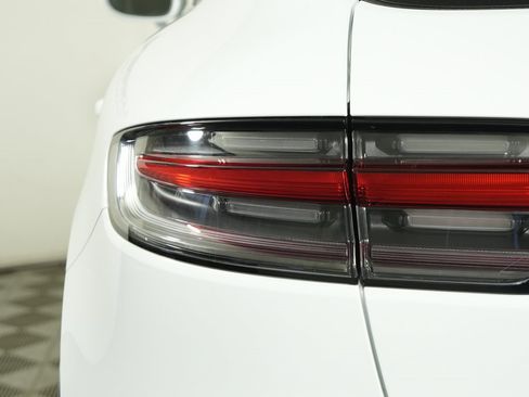 New 2026 Porsche Macan image 12