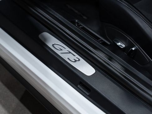 Used 2016 Porsche 911 GT3 image 26
