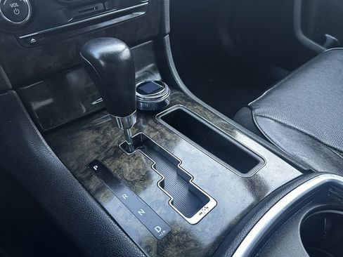 Used 2013 Chrysler 300 C image 13