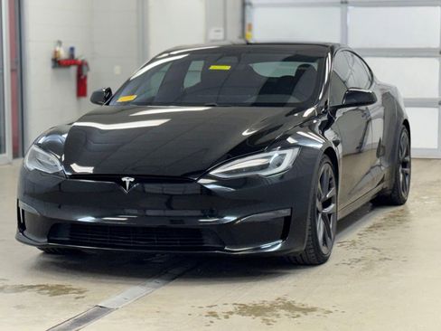 Used 2021 Tesla Model S Plaid image 3