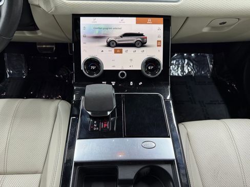 Used 2023 Land Rover Range Rover Velar R-Dynamic S image 14