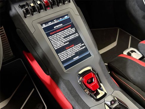 Used 2022 Lamborghini Huracan STO image 21