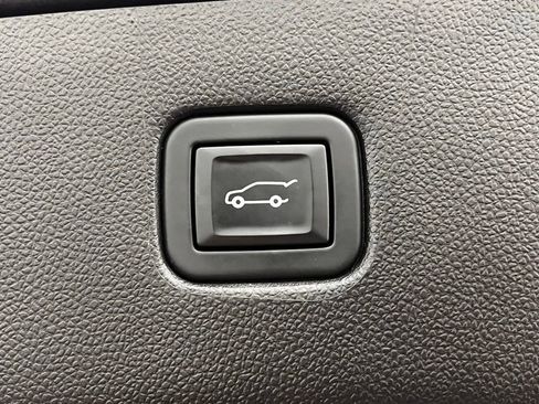 Used 2021 Chevrolet Blazer RS FWD image 11