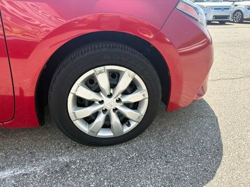 Used 2014 Toyota Corolla LE FWD image 29