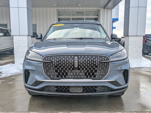 Used 2025 Lincoln Aviator AWD w/ Equipment Group 101A image 12