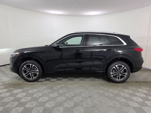 Certified 2025 Audi Q5 Premium w/ Convenience Package AWD/4WD image 4