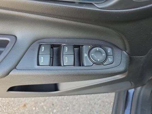 Used 2018 Chevrolet Equinox LT image 26