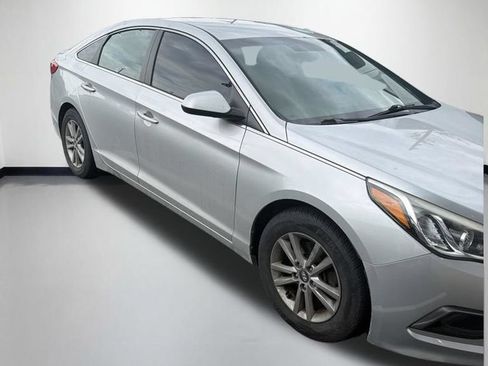 Used 2017 Hyundai Sonata SE FWD image 1
