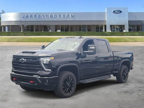 Used 2026 Chevrolet Silverado 2500 LT w/ Trail Boss Package AWD/4WD image 2