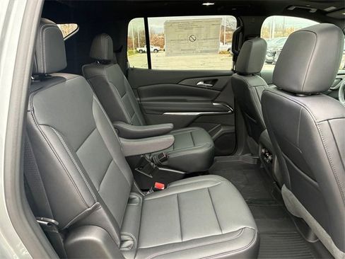 New 2026 Chevrolet Traverse LT w/ Sun and Wheel Package image 15