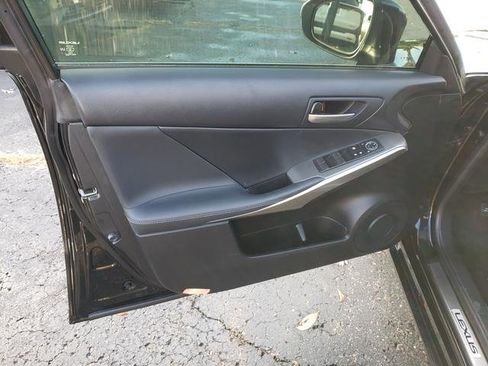 Used 2017 Lexus IS 200t image 12