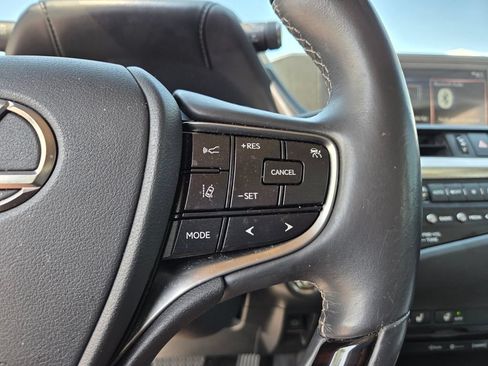 Used 2020 Lexus ES 350 w/ Premium Package FWD image 16