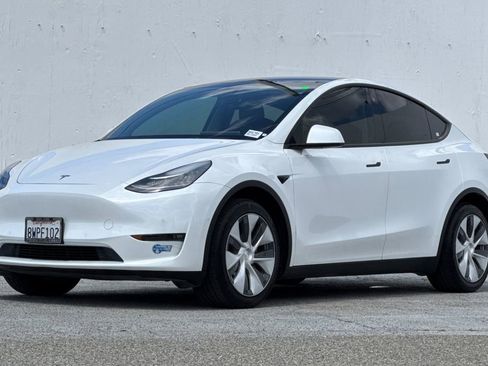 Used 2021 Tesla Model Y Long Range AWD/4WD image 7