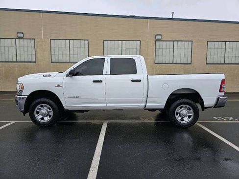 Used 2022 RAM 2500 Tradesman w/ Chrome Appearance Group AWD/4WD image 6