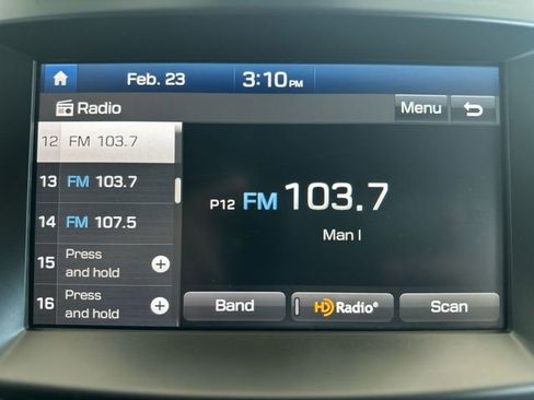 Used 2019 Hyundai Santa Fe Limited image 17