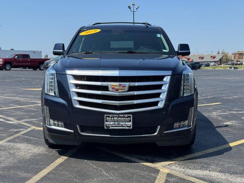 Used 2019 Cadillac Escalade ESV Luxury AWD/4WD image 11