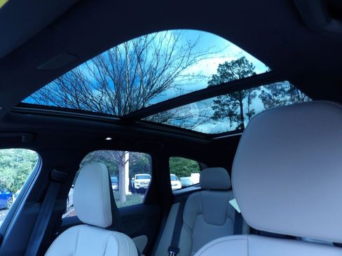 New 2026 Volvo XC60 B5 Plus w/ Protection Package Premier image 15