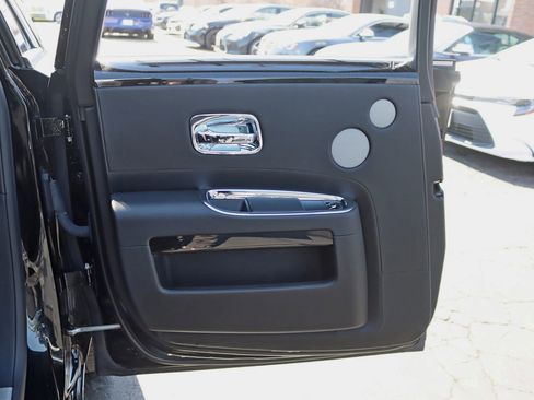 Used 2015 Rolls-Royce Ghost RWD image 46