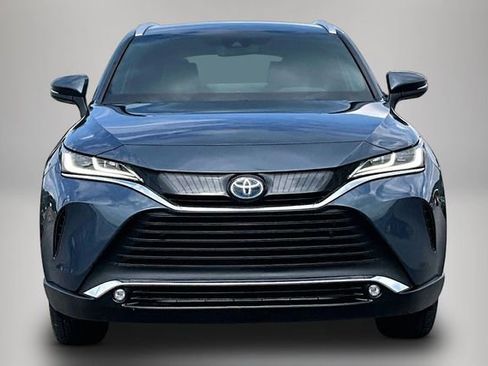Used 2023 Toyota Venza XLE AWD/4WD image 3