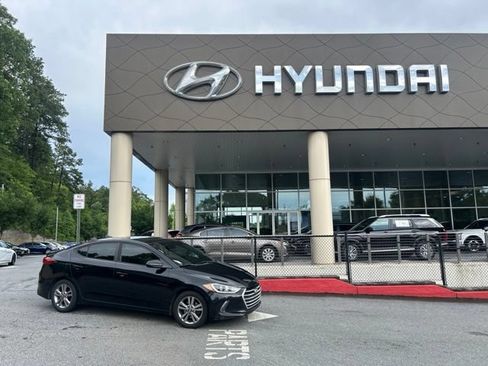 Used 2017 Hyundai Elantra Value Edition FWD image 1