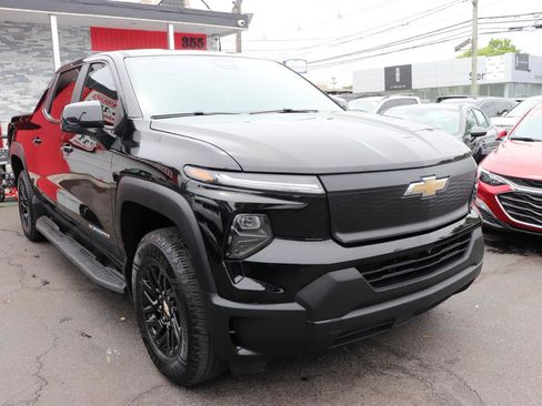 Used 2024 Chevrolet Silverado EV W/T AWD/4WD image 7