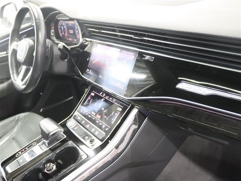 Used 2019 Audi Q8 Premium Plus w/ Premium Plus AWD/4WD image 30