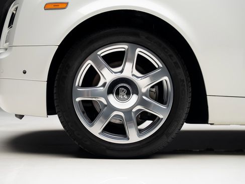 Used 2013 Rolls-Royce Phantom Drophead Coupe image 22