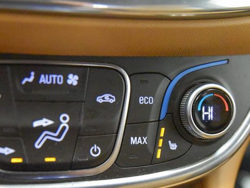 Used 2017 Chevrolet Volt Premier w/ Driver Confidence II Package image 24