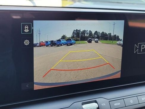 Used 2025 Kia K4 LXS image 18