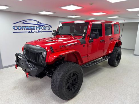 Used 2017 Jeep Wrangler Unlimited Rubicon AWD/4WD image 2
