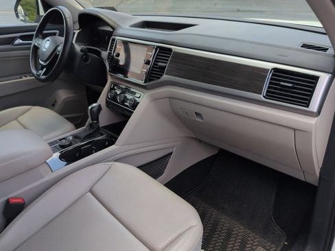 Used 2019 Volkswagen Atlas SEL R-Line AWD/4WD image 30