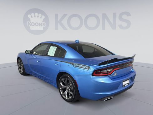 Used 2015 Dodge Charger SXT image 4