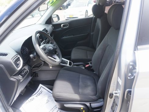 Used 2022 Hyundai Venue SE w/ Cargo Package image 7