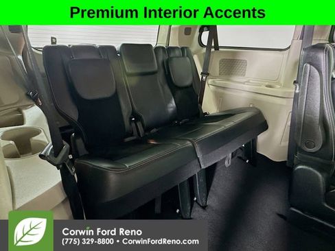 Used 2017 Dodge Grand Caravan SXT image 26