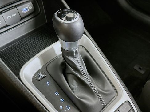 Used 2022 Hyundai Venue SEL w/ Cargo Package image 24