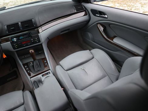 Used 2004 BMW 330Ci Convertible image 19