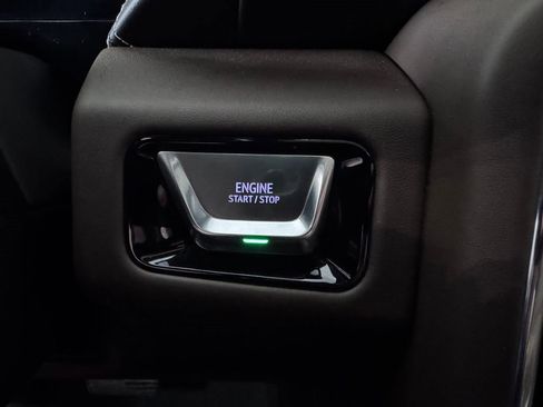 Certified 2025 GMC Yukon Denali Ultimate w/ LPO, Floor Liner Package AWD/4WD image 14