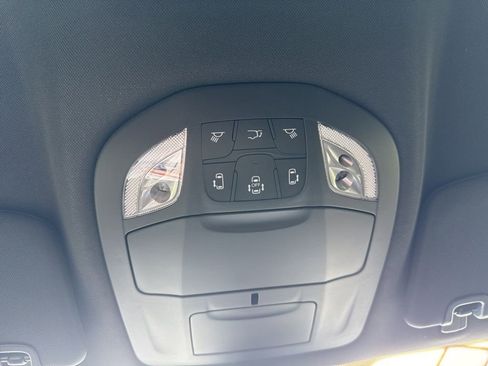 New 2026 Chrysler Voyager LX image 20