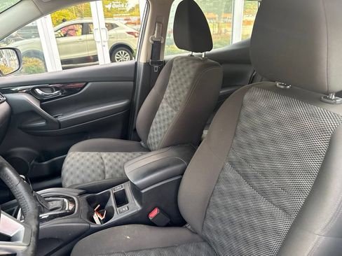 Used 2022 Nissan Rogue Sport SV AWD/4WD image 9