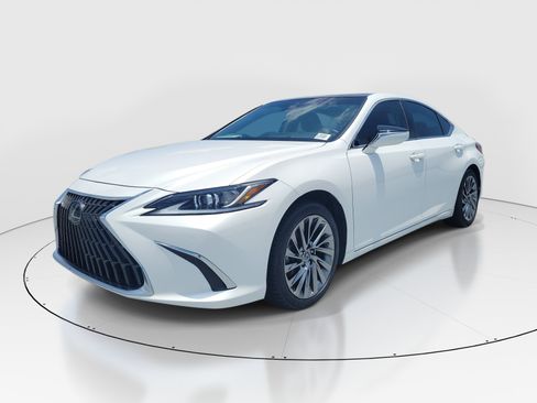 Certified 2024 Lexus ES 350 F Sport w/ Technology Package FWD image 3