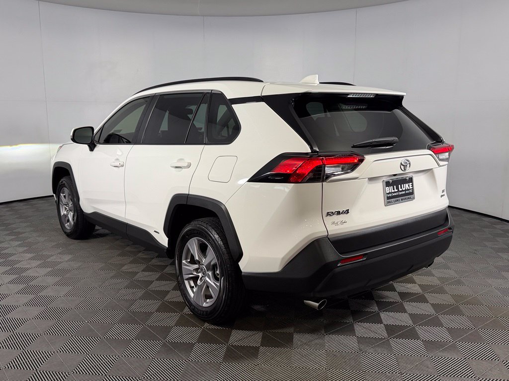 Used 2025 Toyota RAV4 LE AWD/4WD image 9
