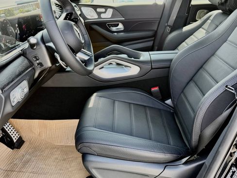 New 2026 Mercedes-Benz GLS 580 4MATIC image 16