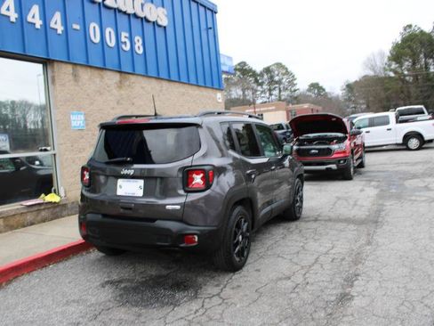 Used 2020 Jeep Renegade Latitude w/ Popular Equipment Group image 3